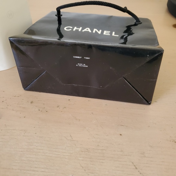 Authentic Chanel White on White Wrapping Paper Bolt Roll  2010 Vintage & 2 Bags - Picture 6 of 10